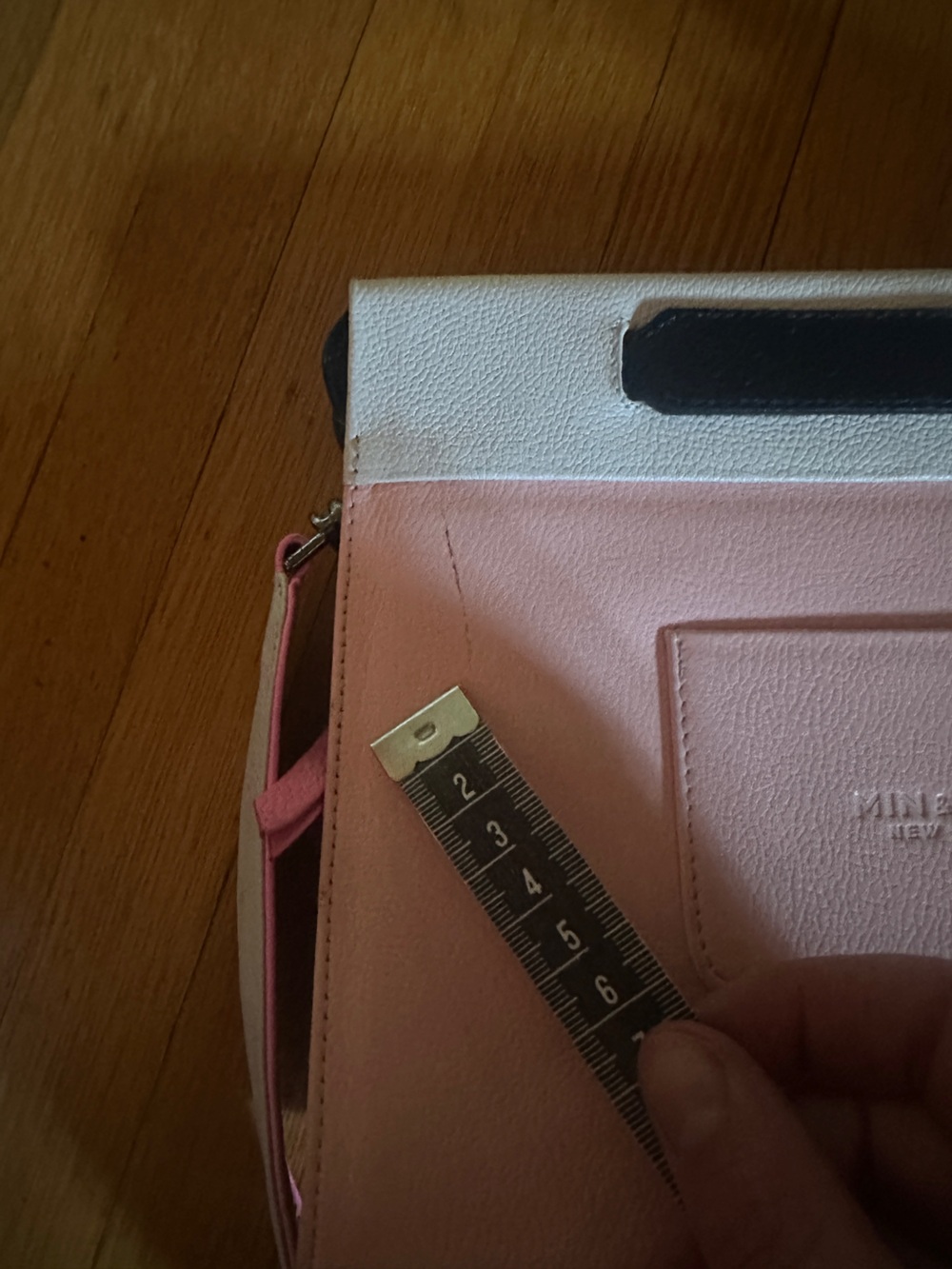 Min & Mon Vali Pink Eyes Appliqué with Adjustable Handle and Exclusive Strap - Picture 7 of 11